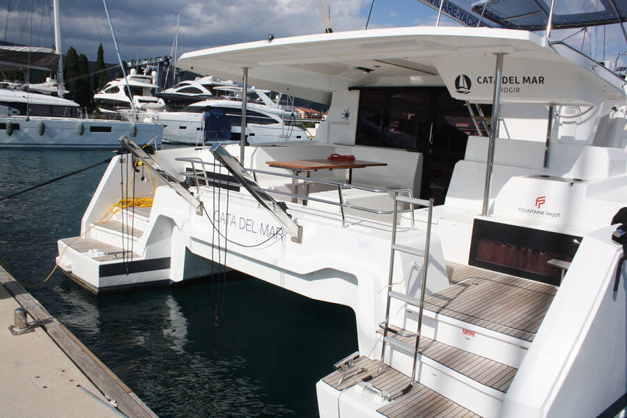Fountaine Pajot Astrea 42
