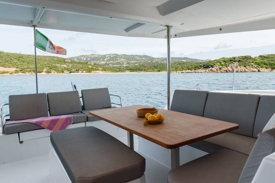 Fountaine Pajot Astrea 42