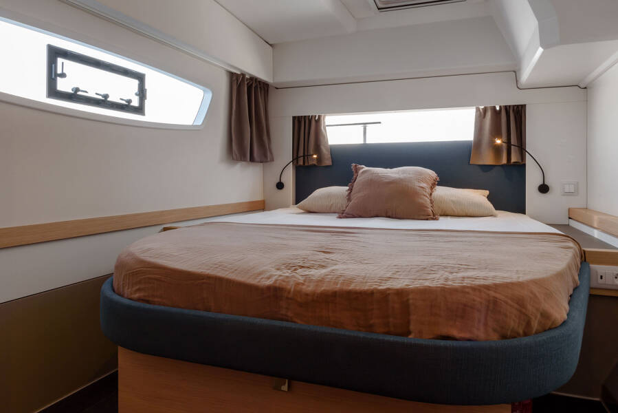 Fountaine Pajot Astrea 42