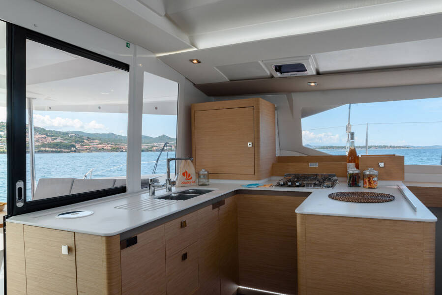 Fountaine Pajot Astrea 42