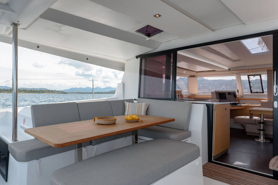 Fountaine Pajot Astrea 42