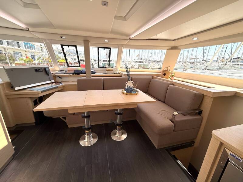 Fountaine Pajot Astrea 42