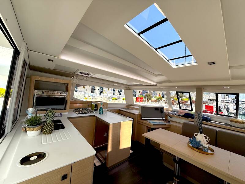 Fountaine Pajot Astrea 42