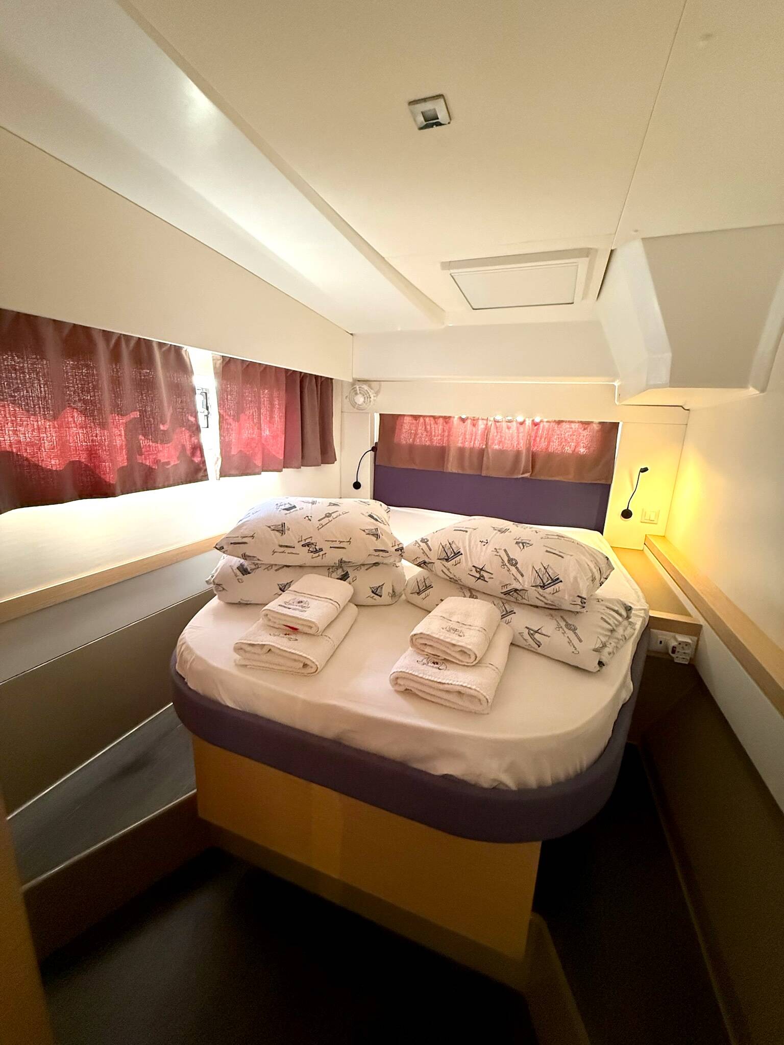 Fountaine Pajot Astrea 42