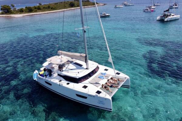 Fountaine Pajot Astrea 42