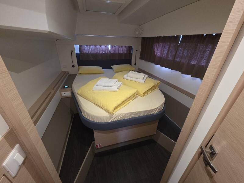Fountaine Pajot Astrea 42