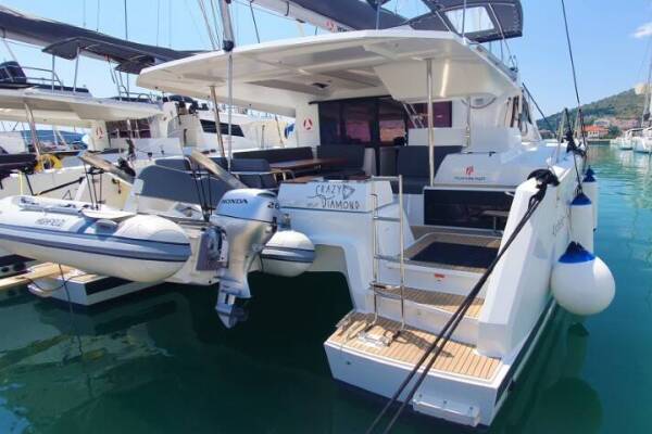 Fountaine Pajot Astrea 42