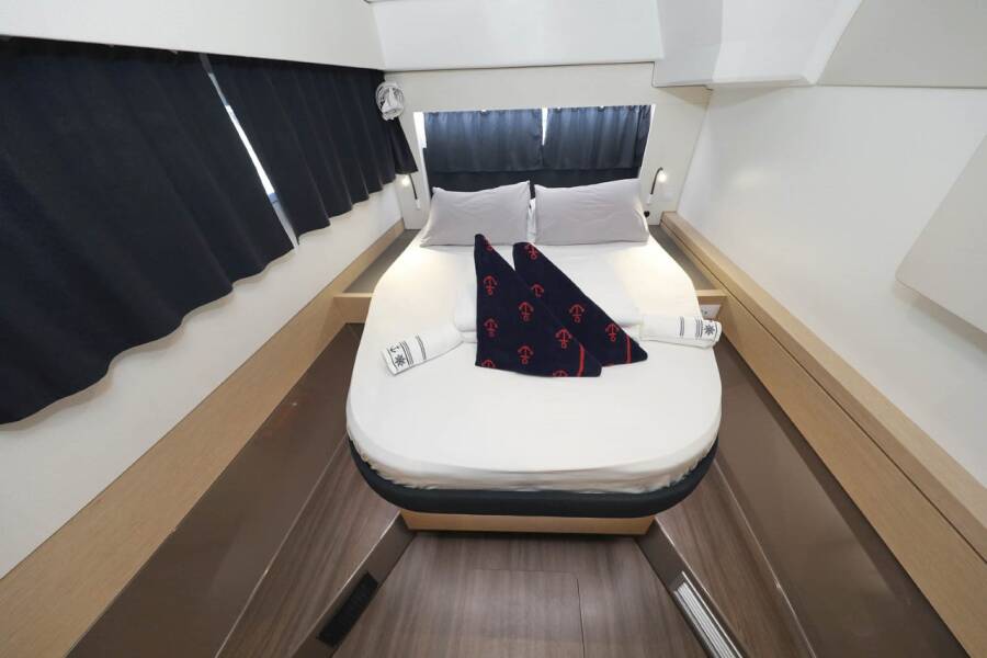 Fountaine Pajot Astrea 42