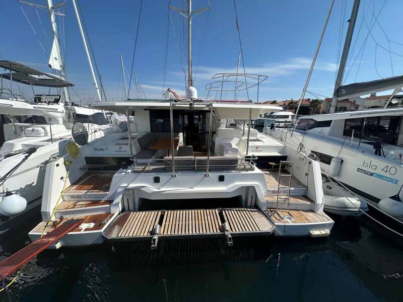 Fountaine Pajot Astrea 42