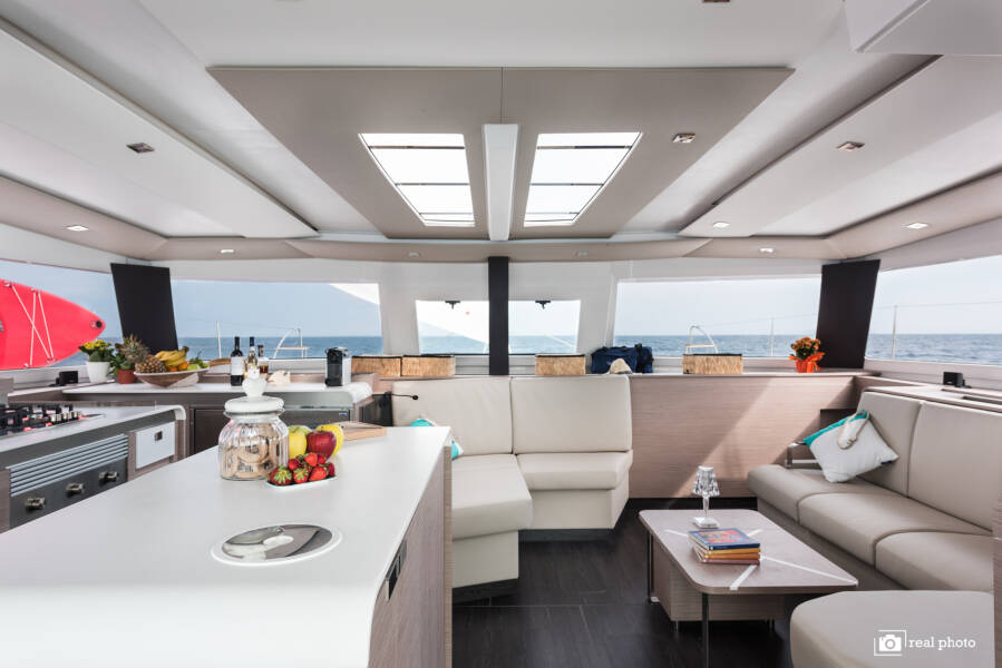 Fountaine Pajot Aura 51