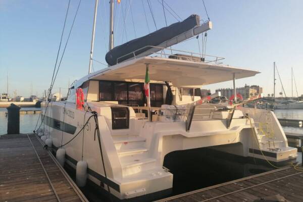 Fountaine Pajot Aura 51