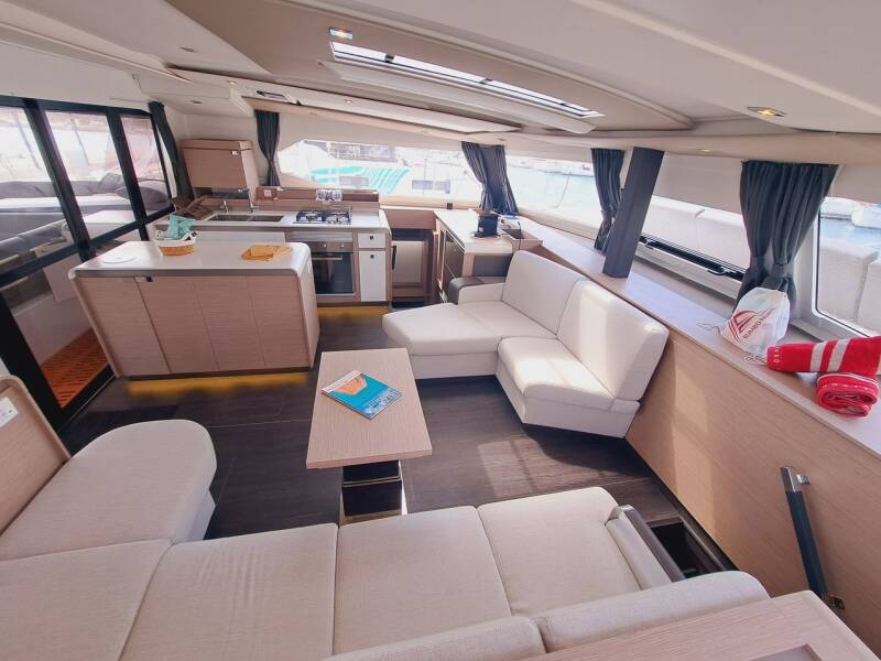 Fountaine Pajot Aura 51