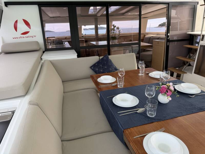 Fountaine Pajot Aura 51