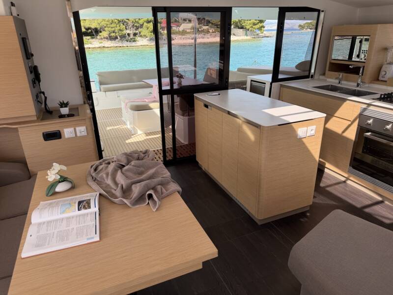Fountaine Pajot Aura 51