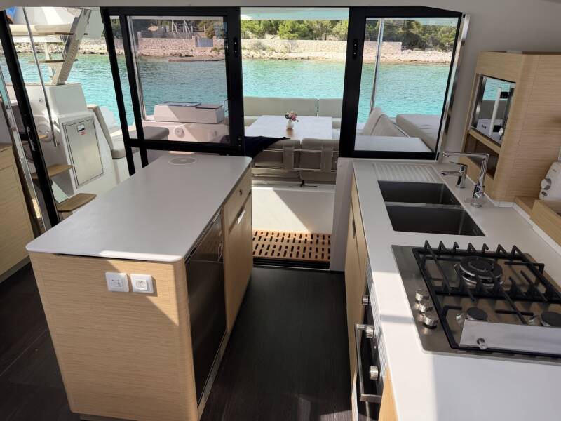 Fountaine Pajot Aura 51