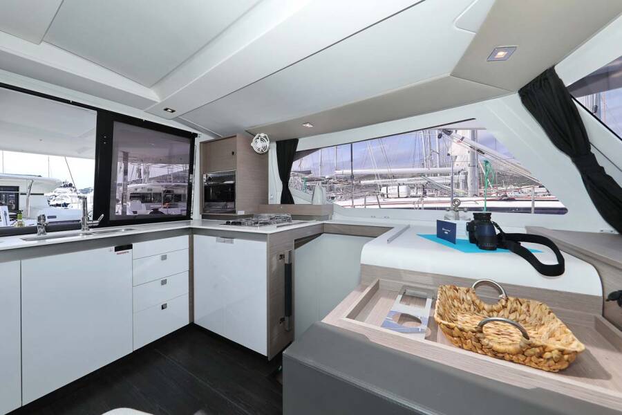 Fountaine Pajot Isla 40