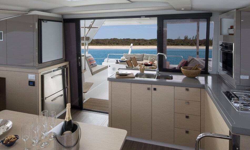 Fountaine Pajot Lucia 40