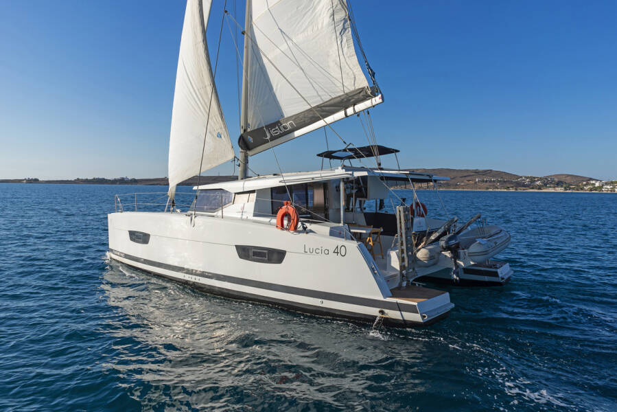 Fountaine Pajot Lucia 40