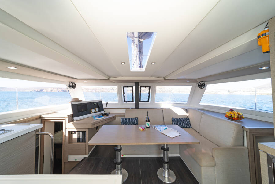 Fountaine Pajot Lucia 40