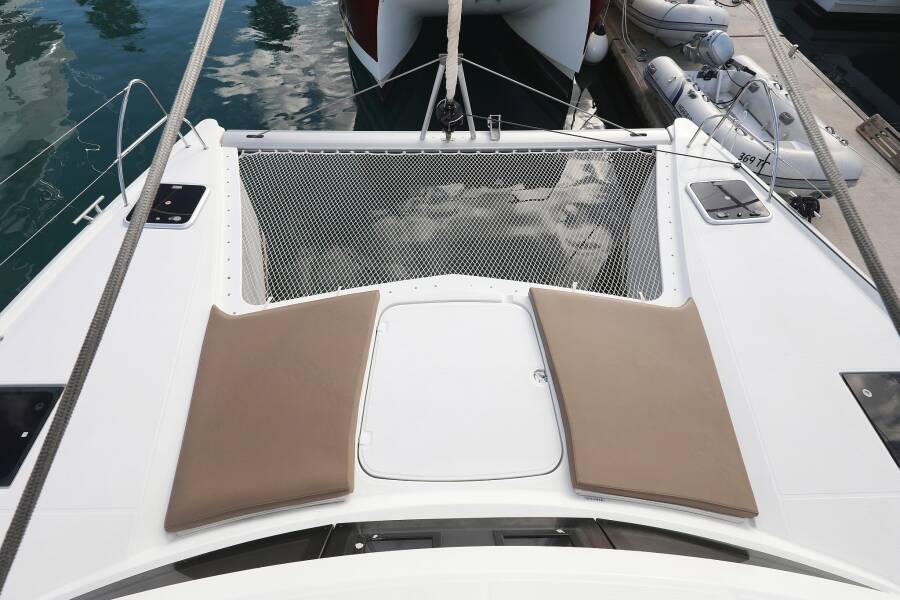 Fountaine Pajot Lucia 40