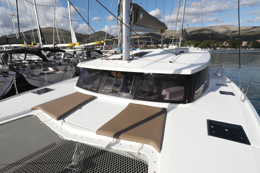 Fountaine Pajot Lucia 40