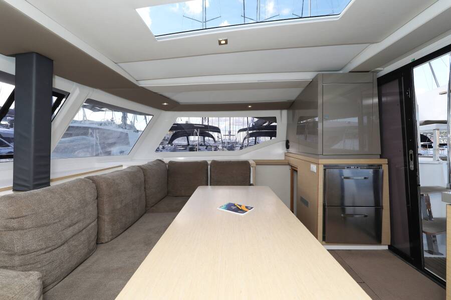 Fountaine Pajot Lucia 40