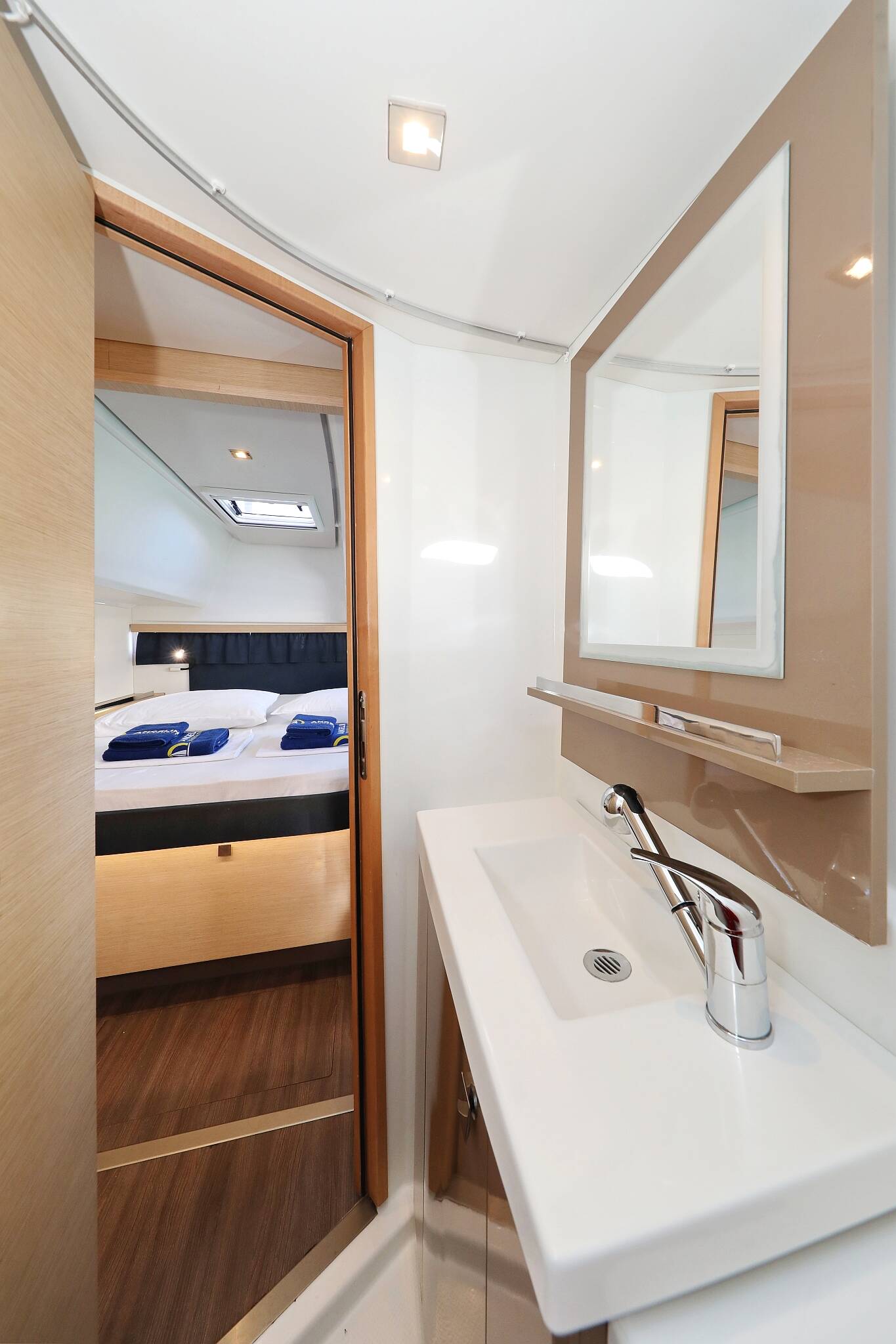 Fountaine Pajot Lucia 40