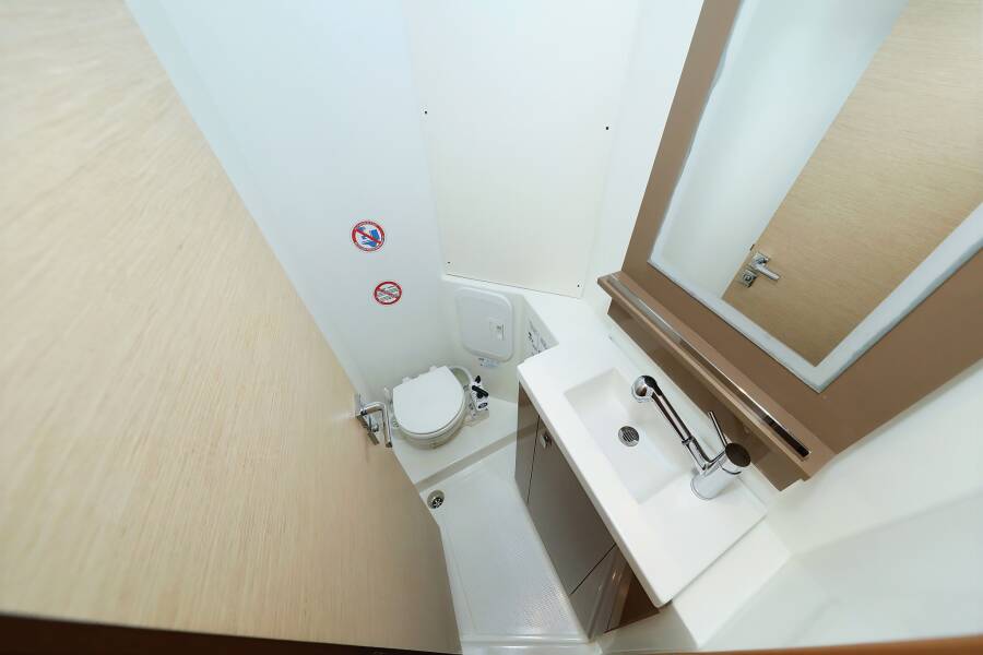 Fountaine Pajot Lucia 40