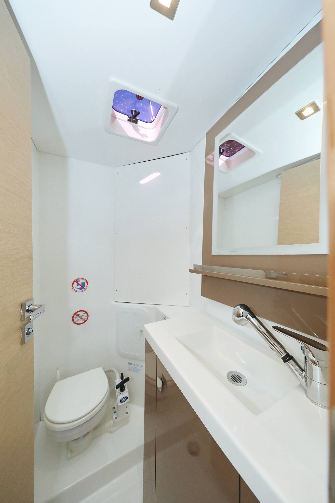 Fountaine Pajot Lucia 40