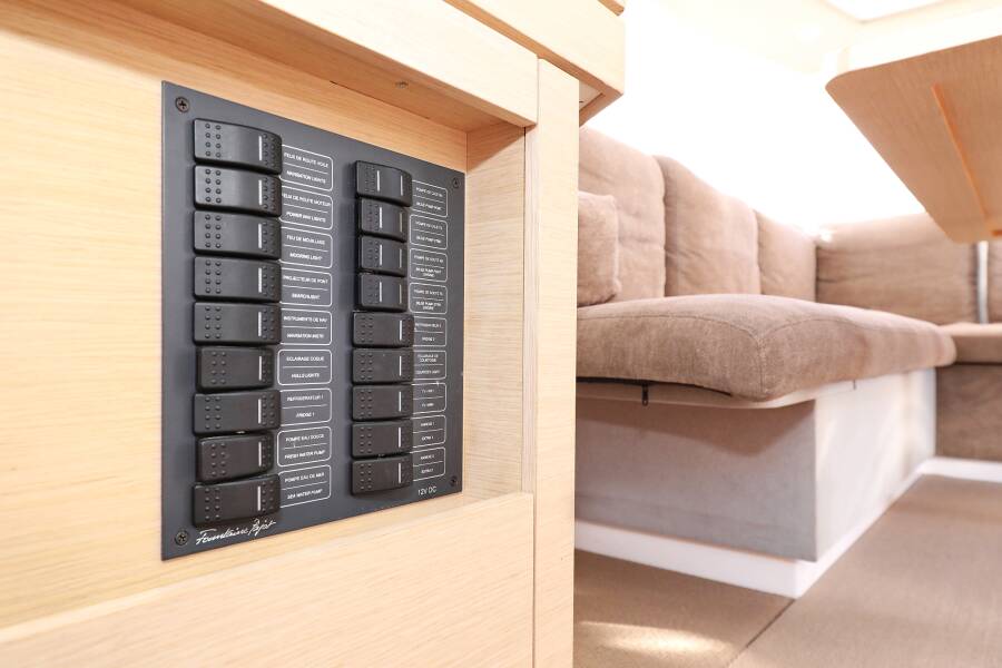 Fountaine Pajot Lucia 40