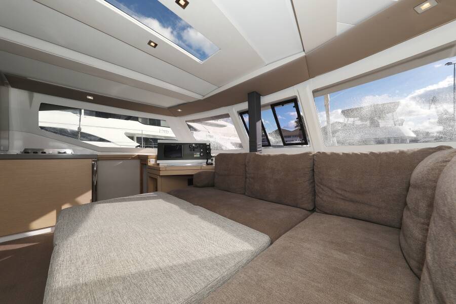 Fountaine Pajot Lucia 40