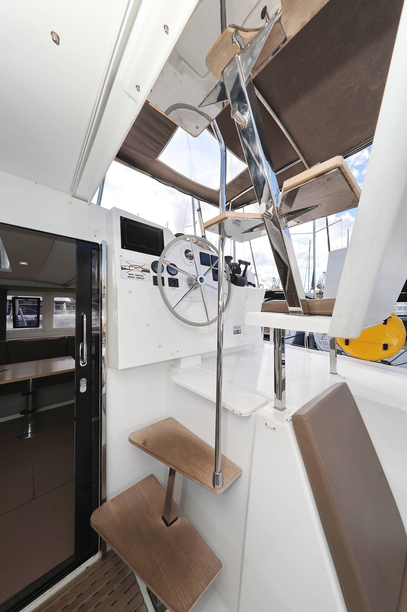 Fountaine Pajot Lucia 40