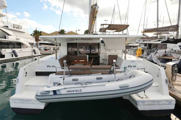 Fountaine Pajot Lucia 40