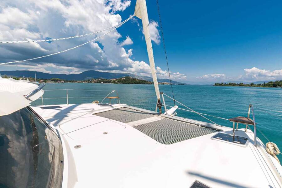 Fountaine Pajot Lucia 40