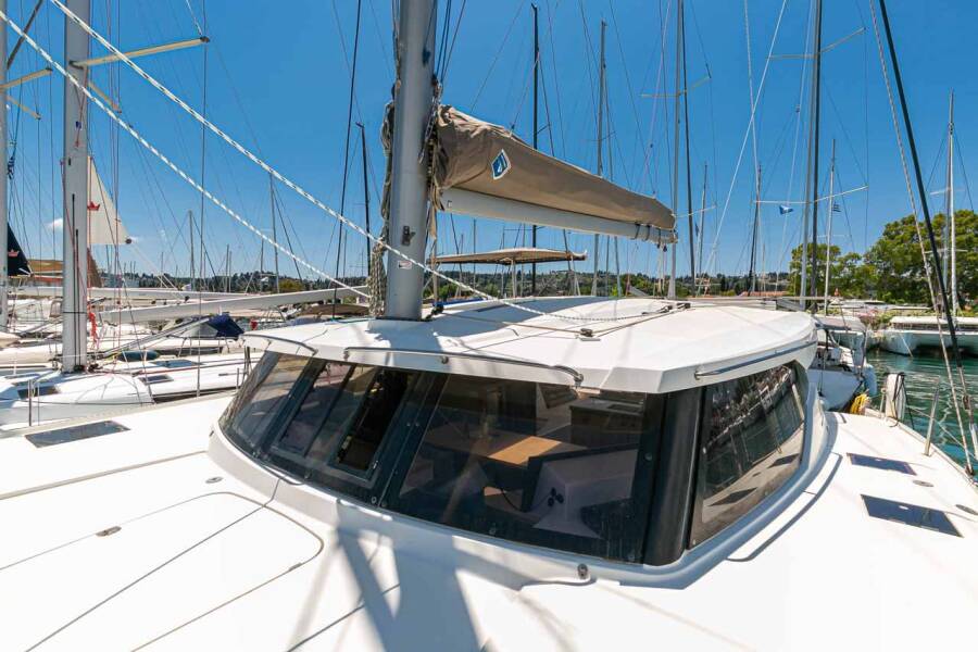 Fountaine Pajot Lucia 40