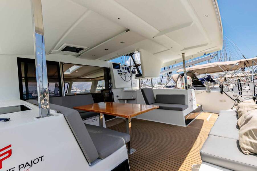 Fountaine Pajot Lucia 40