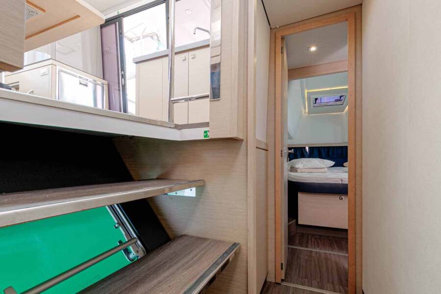 Fountaine Pajot Lucia 40