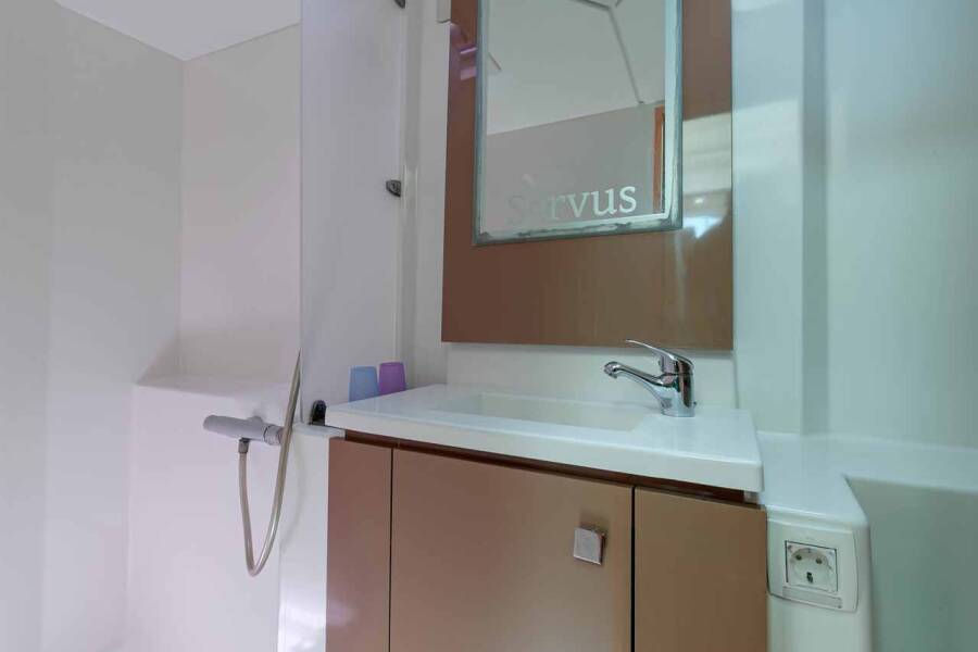 Fountaine Pajot Lucia 40