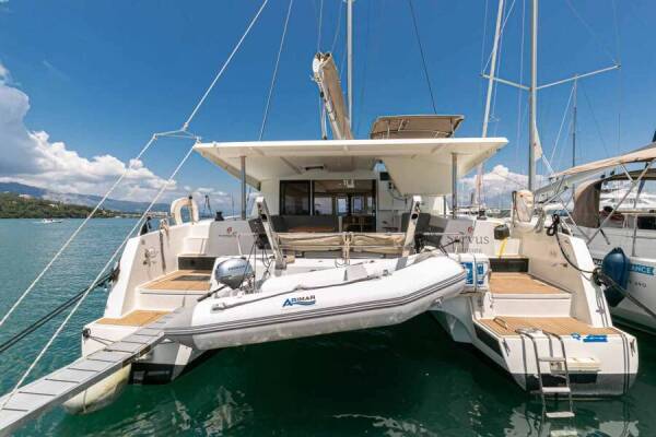 Fountaine Pajot Lucia 40
