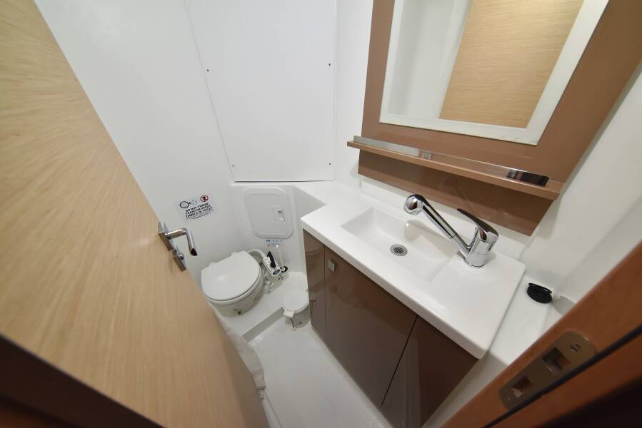 Fountaine Pajot Lucia 40