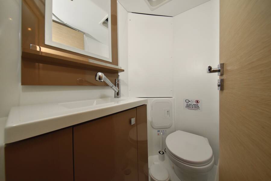 Fountaine Pajot Lucia 40