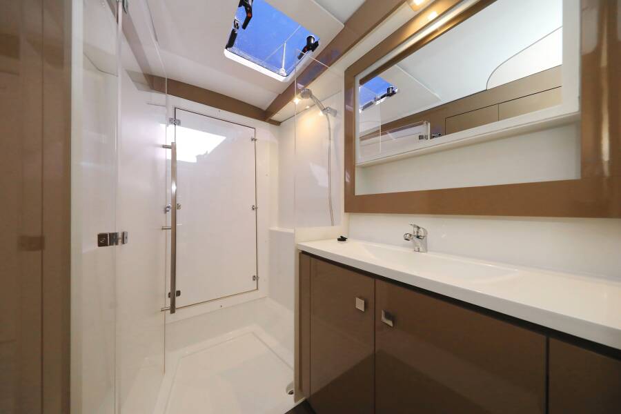 Fountaine Pajot Lucia 40