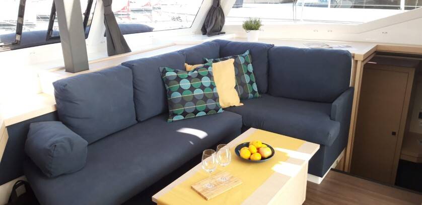 Fountaine Pajot Lucia 40