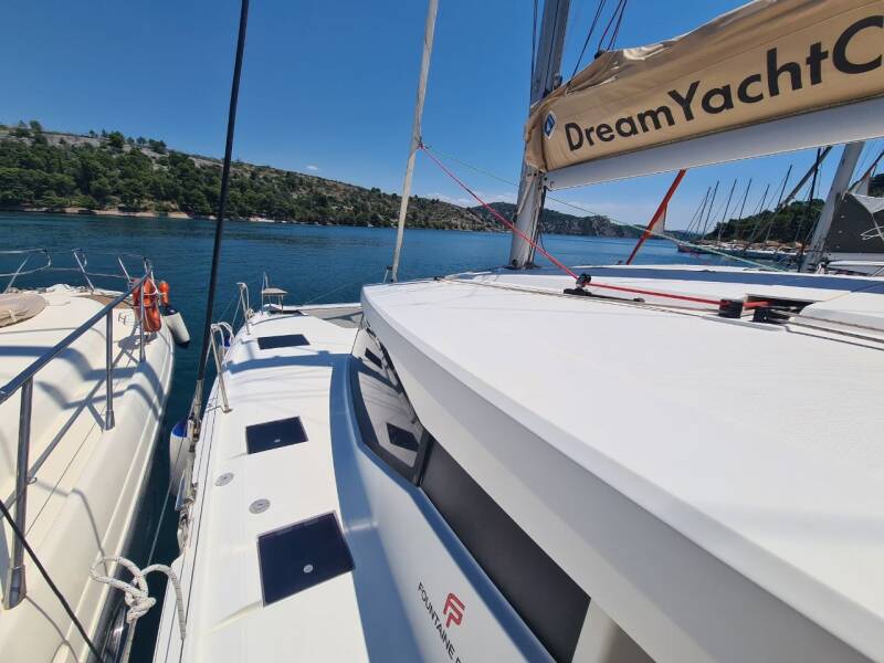 Fountaine Pajot Lucia 40