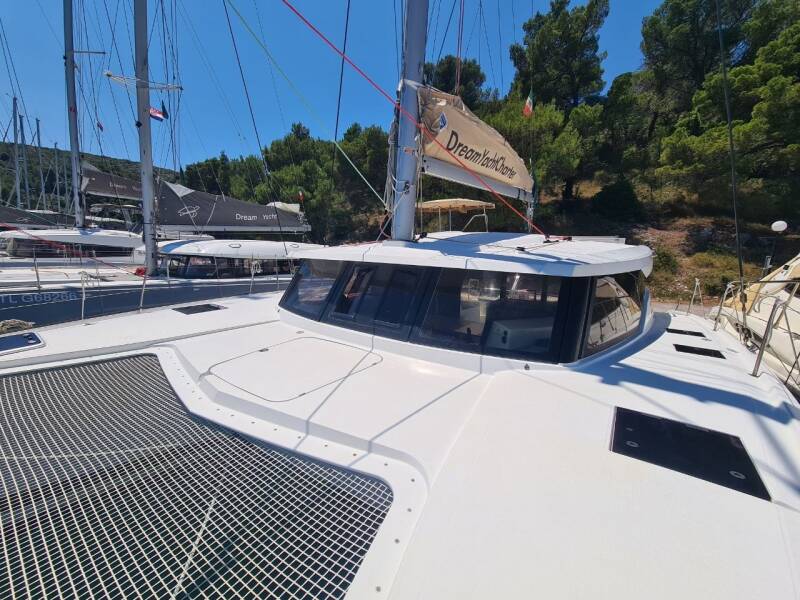 Fountaine Pajot Lucia 40