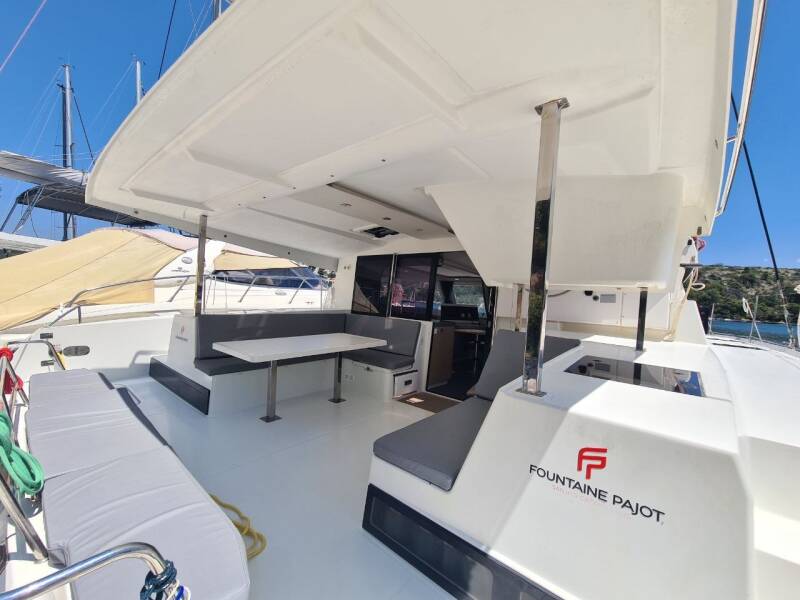 Fountaine Pajot Lucia 40