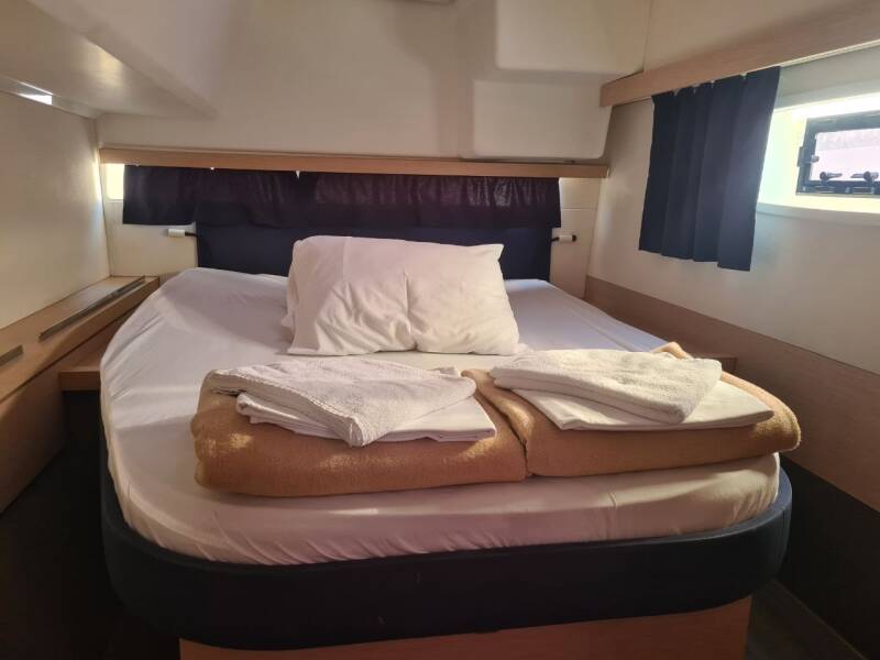 Fountaine Pajot Lucia 40