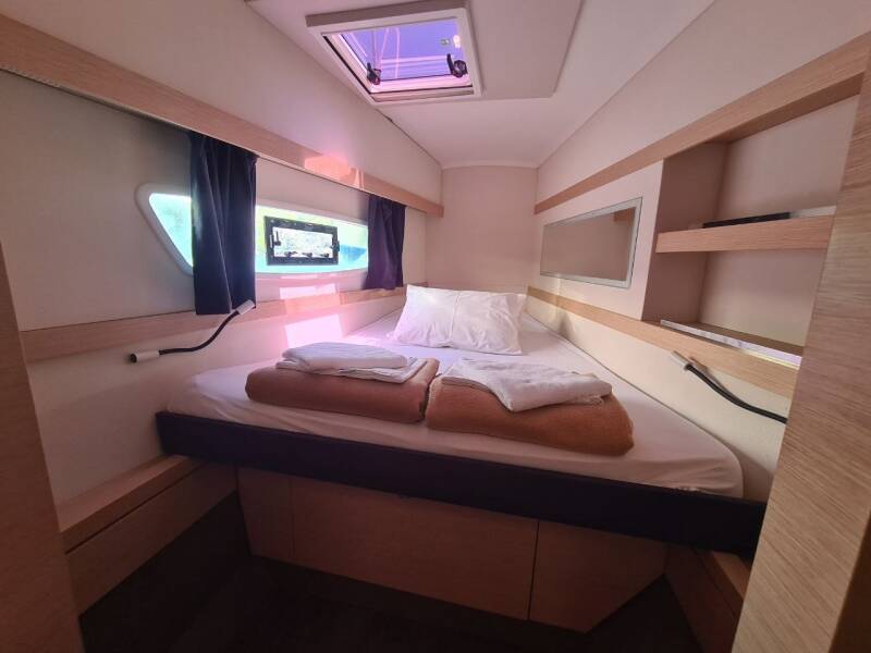 Fountaine Pajot Lucia 40