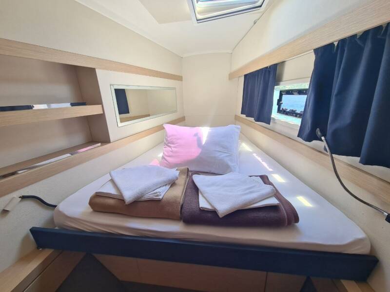 Fountaine Pajot Lucia 40