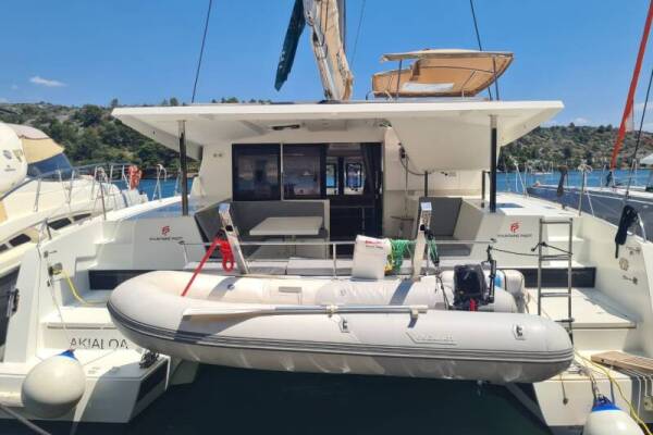 Fountaine Pajot Lucia 40